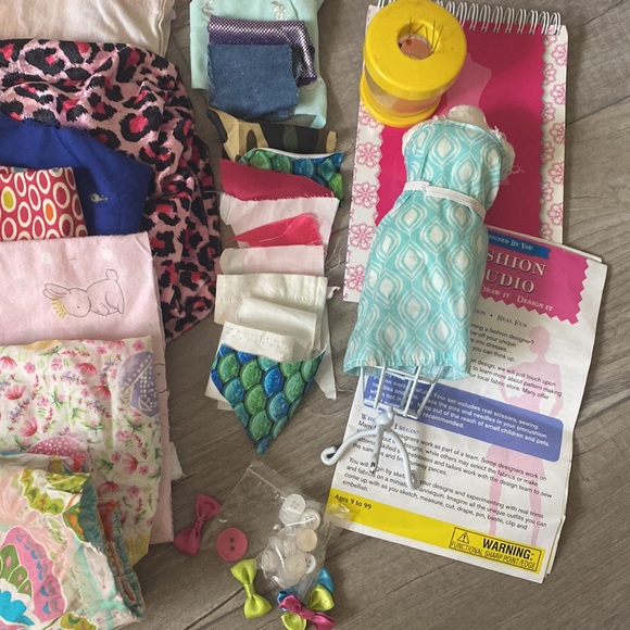 Sewing Fabric + Fashion Designer Kit - Picture 6 of 8